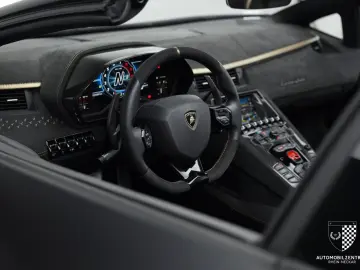 LAMBORGHINI Aventador Ultimae Roadster 1 of 250 FullCarbon