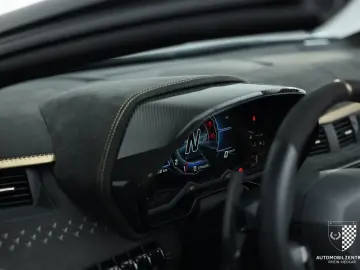 LAMBORGHINI Aventador Ultimae Roadster 1 of 250 FullCarbon