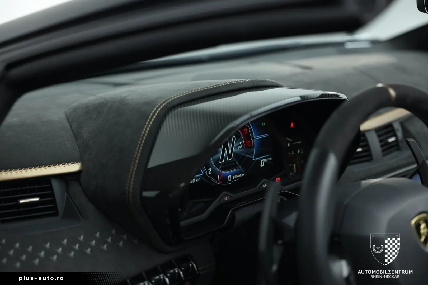 LAMBORGHINI Aventador Ultimae Roadster 1 of 250 FullCarbon