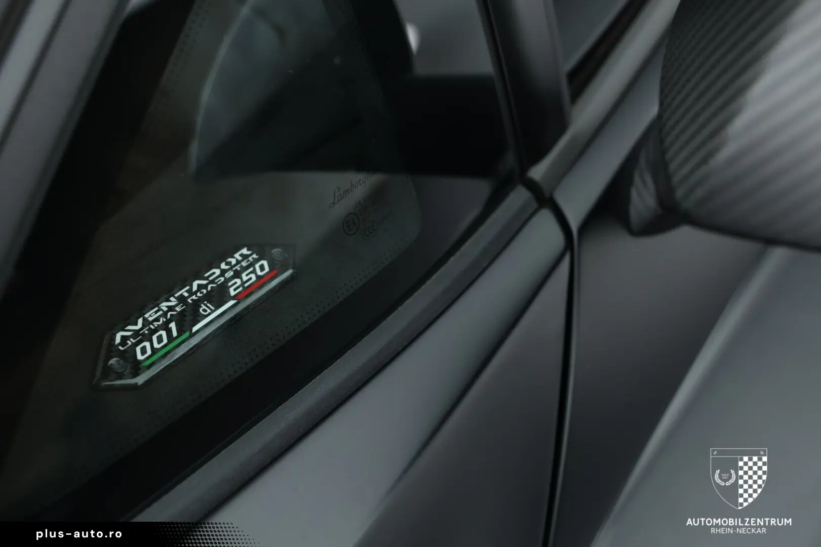 LAMBORGHINI Aventador Ultimae Roadster 1 of 250 FullCarbon