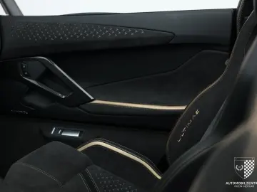 LAMBORGHINI Aventador Ultimae Roadster 1 of 250 FullCarbon