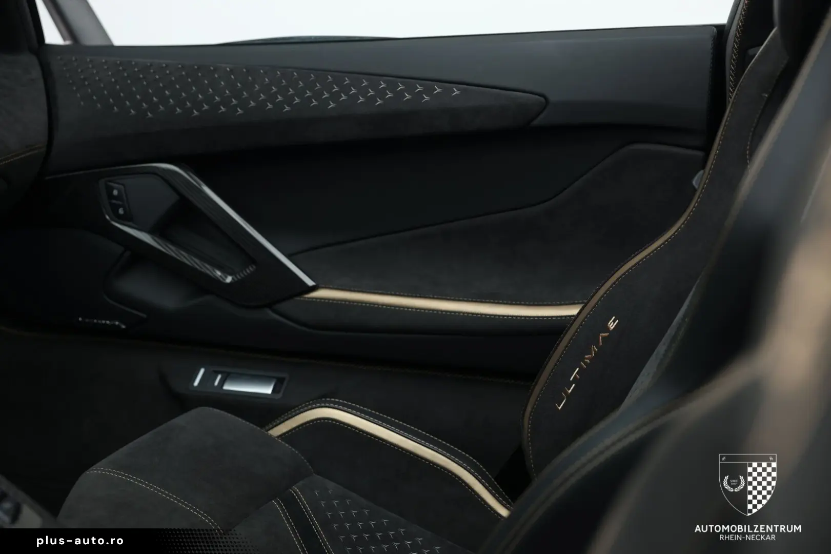 LAMBORGHINI Aventador Ultimae Roadster 1 of 250 FullCarbon