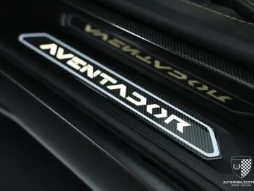 LAMBORGHINI Aventador Ultimae Roadster 1 of 250 FullCarbon