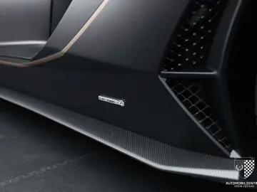 LAMBORGHINI Aventador Ultimae Roadster 1 of 250 FullCarbon