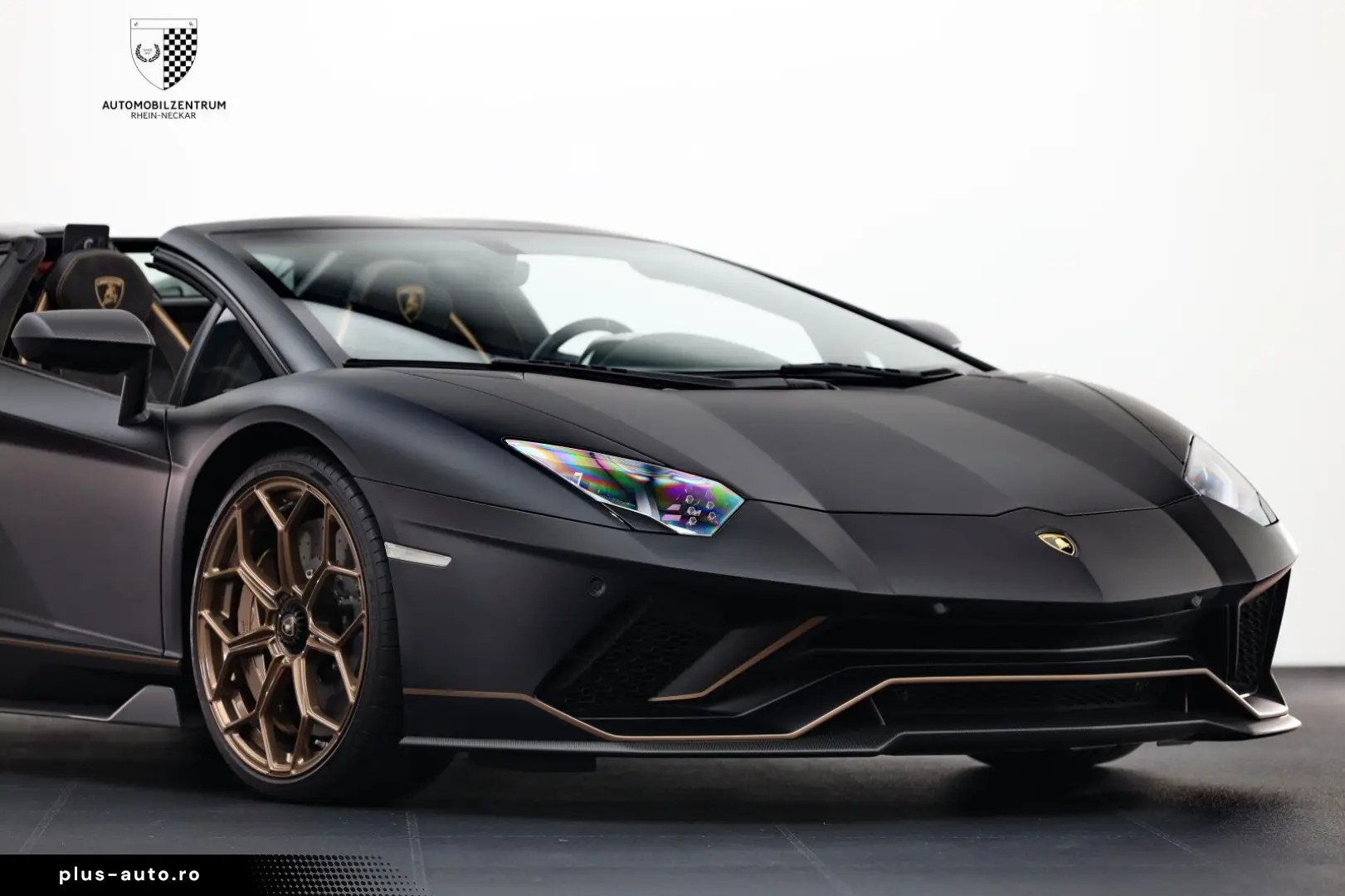 LAMBORGHINI Aventador Ultimae Roadster 1 of 250 FullCarbon