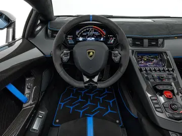 LAMBORGHINI Aventador SVJ Roadster