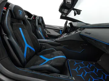 LAMBORGHINI Aventador SVJ Roadster