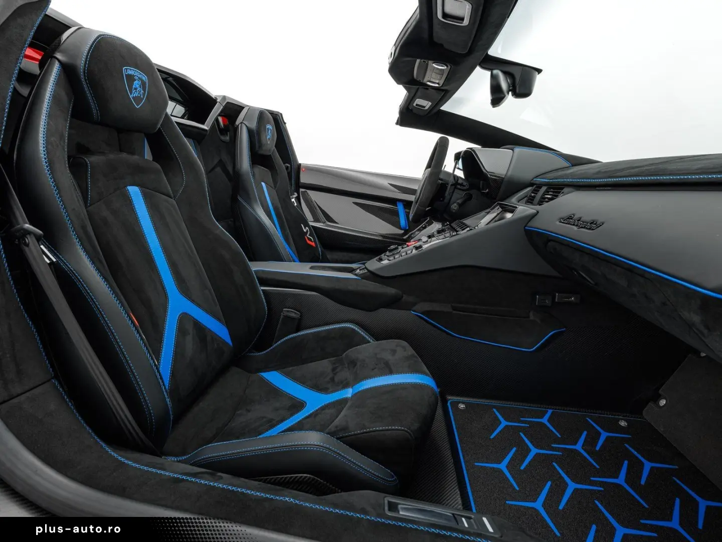 LAMBORGHINI Aventador SVJ Roadster