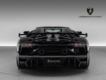 LAMBORGHINI Aventador SVJ Roadster
