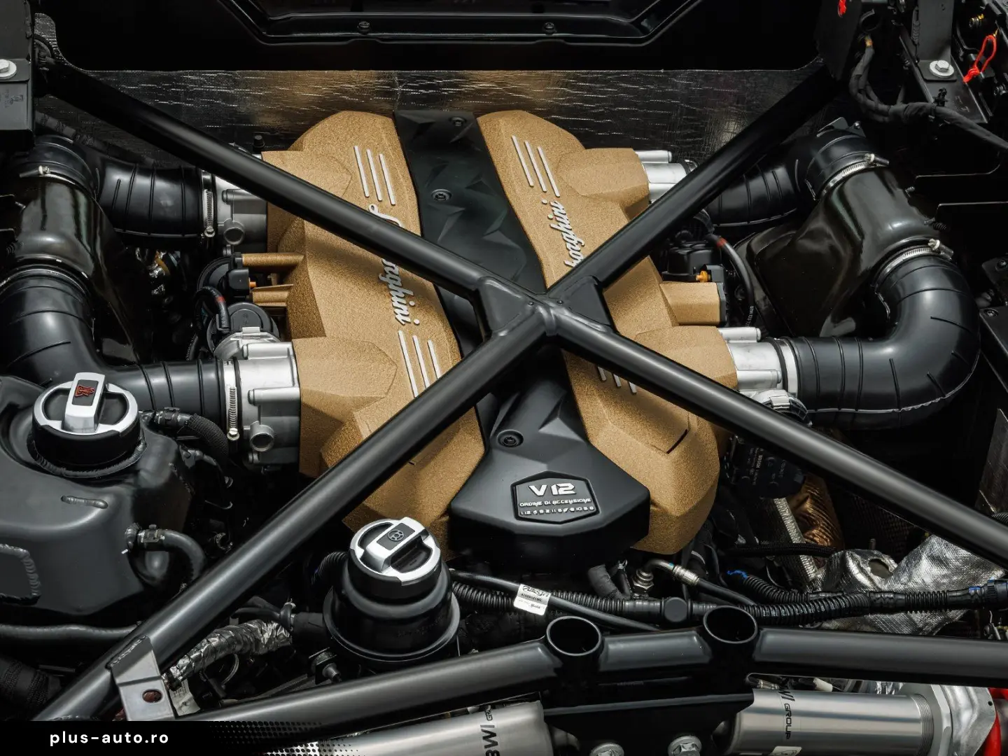 LAMBORGHINI Aventador SVJ Roadster