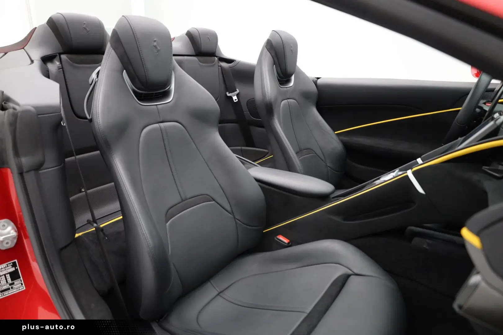 FERRARI Roma Spider - ROSSO IMOLA20