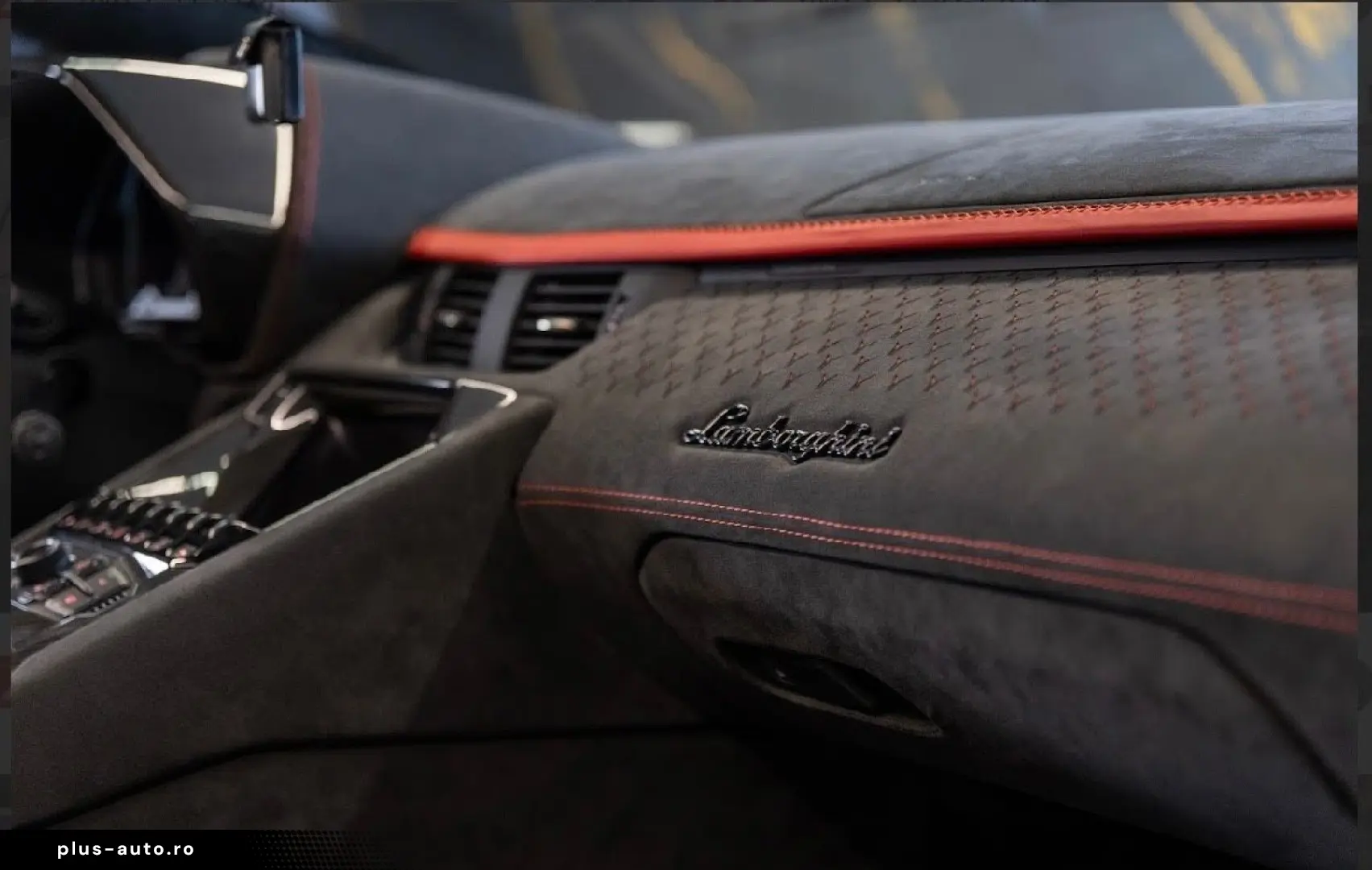 LAMBORGHINI ULTIMAE ROADSTAR   Lifting