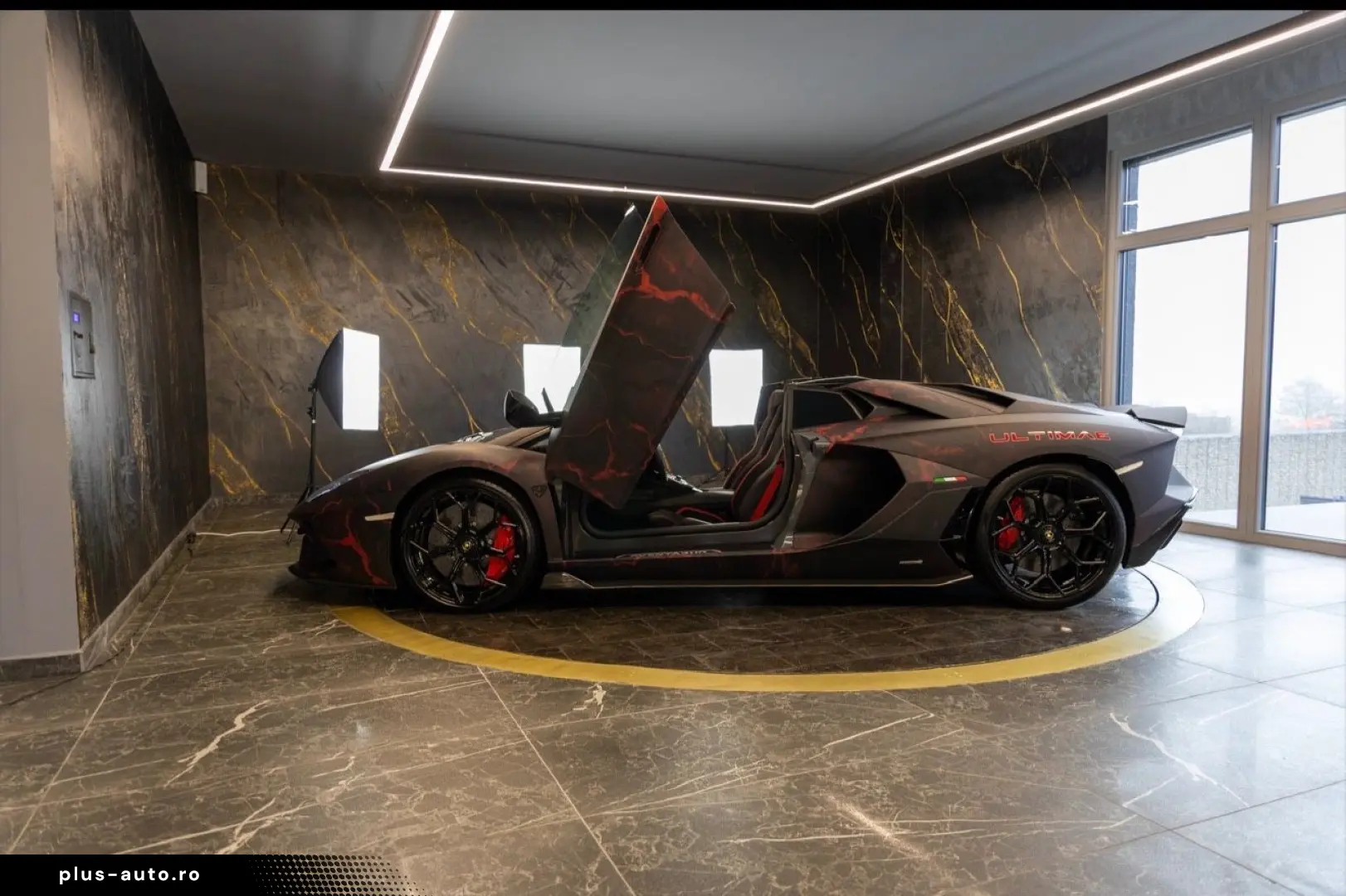 LAMBORGHINI ULTIMAE ROADSTAR   Lifting