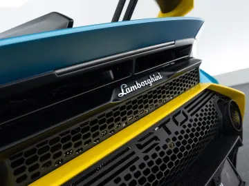 LAMBORGHINI Huracán STO I Full Carbon I Xpel Stealth