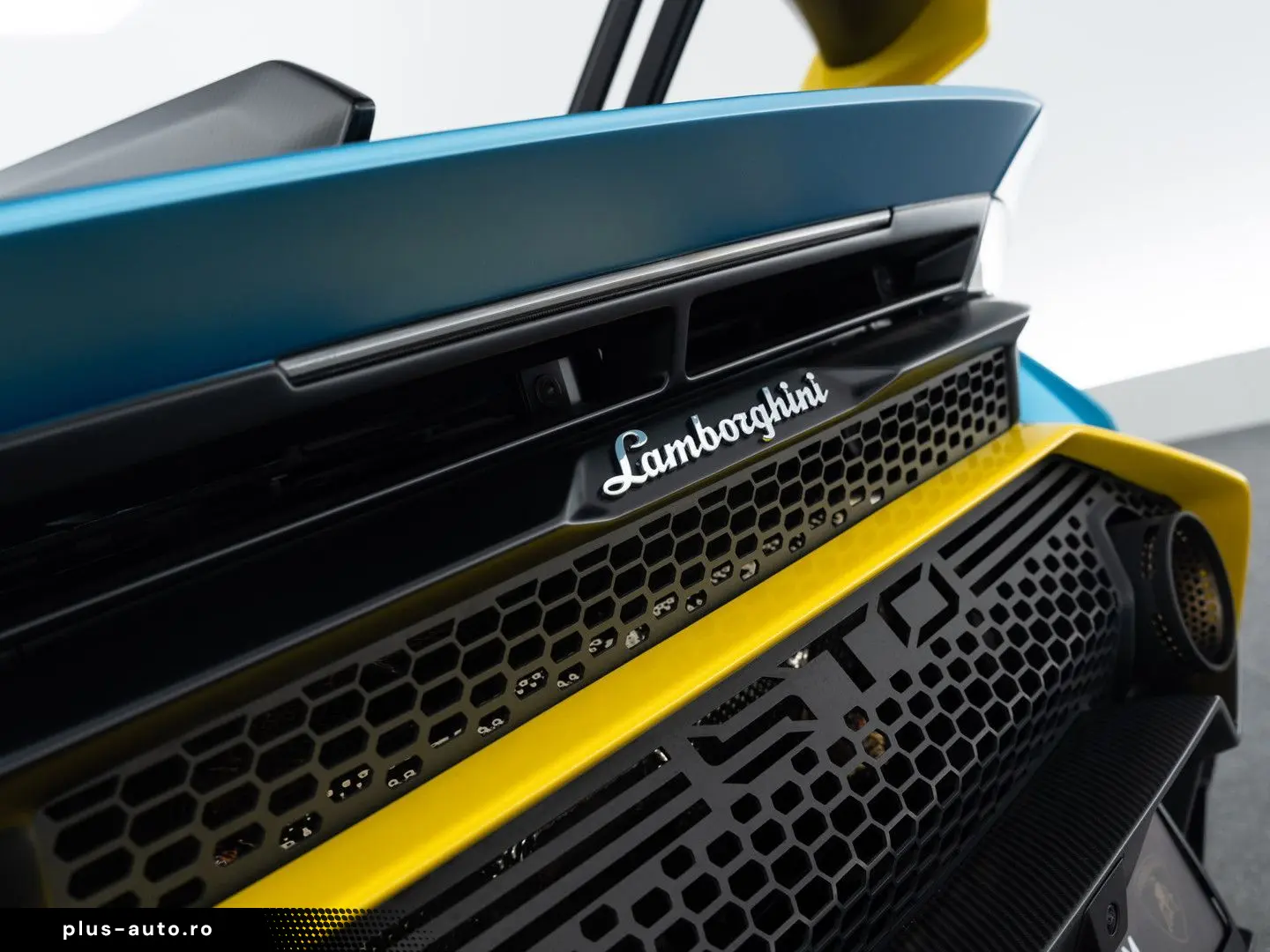 LAMBORGHINI Huracán STO I Full Carbon I Xpel Stealth