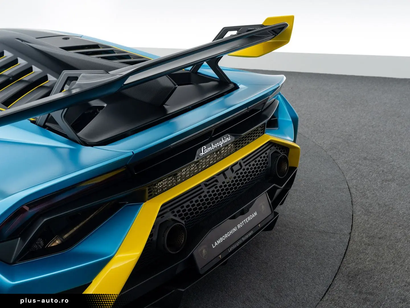 LAMBORGHINI Huracán STO I Full Carbon I Xpel Stealth