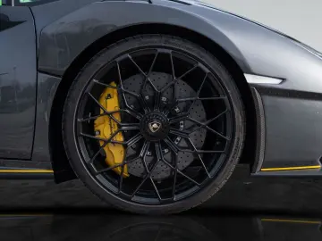 LAMBORGHINI Huracán STO   Full Exterior Carbon Pack   Lift