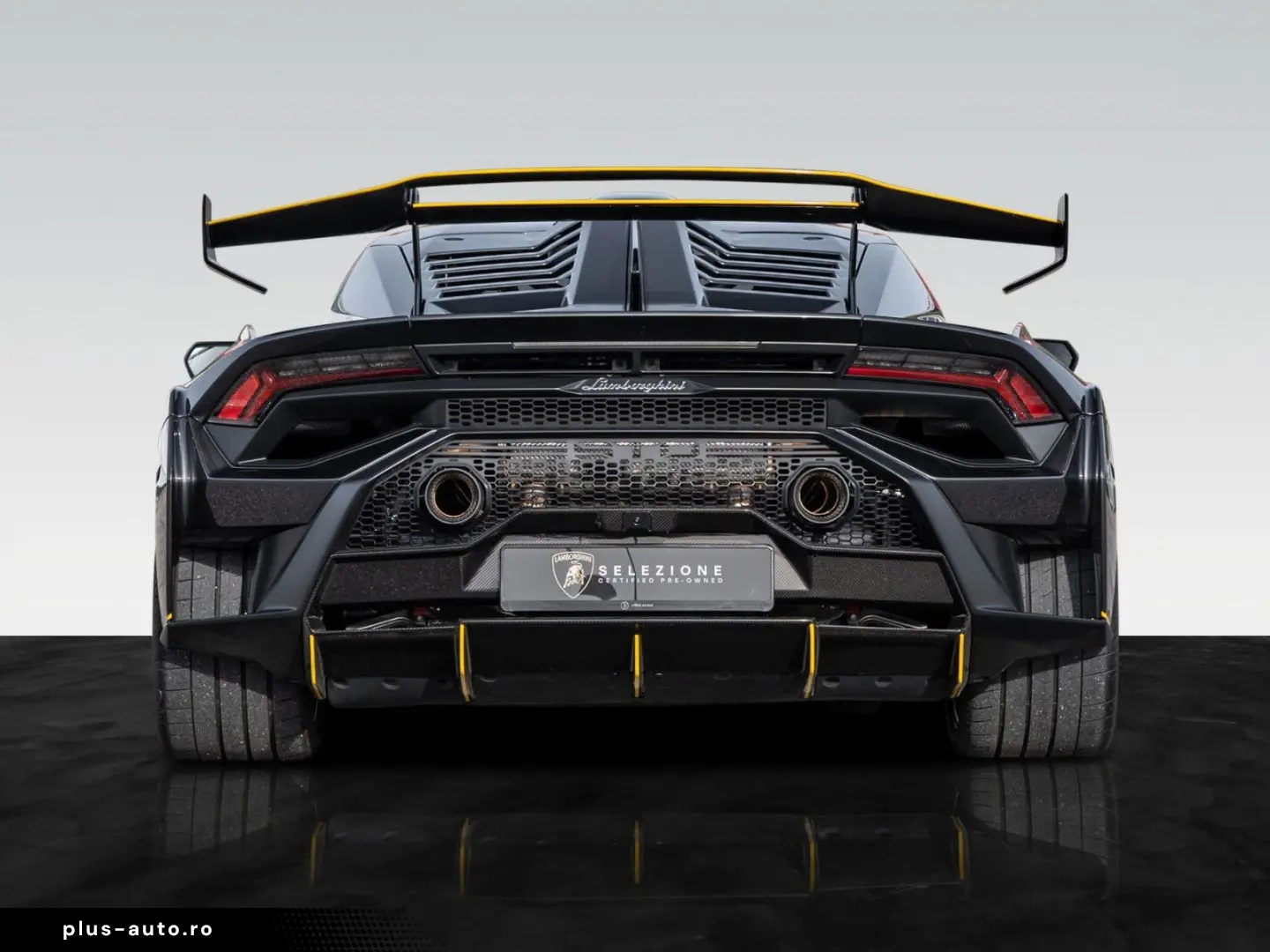 LAMBORGHINI Huracán STO   Full Exterior Carbon Pack   Lift