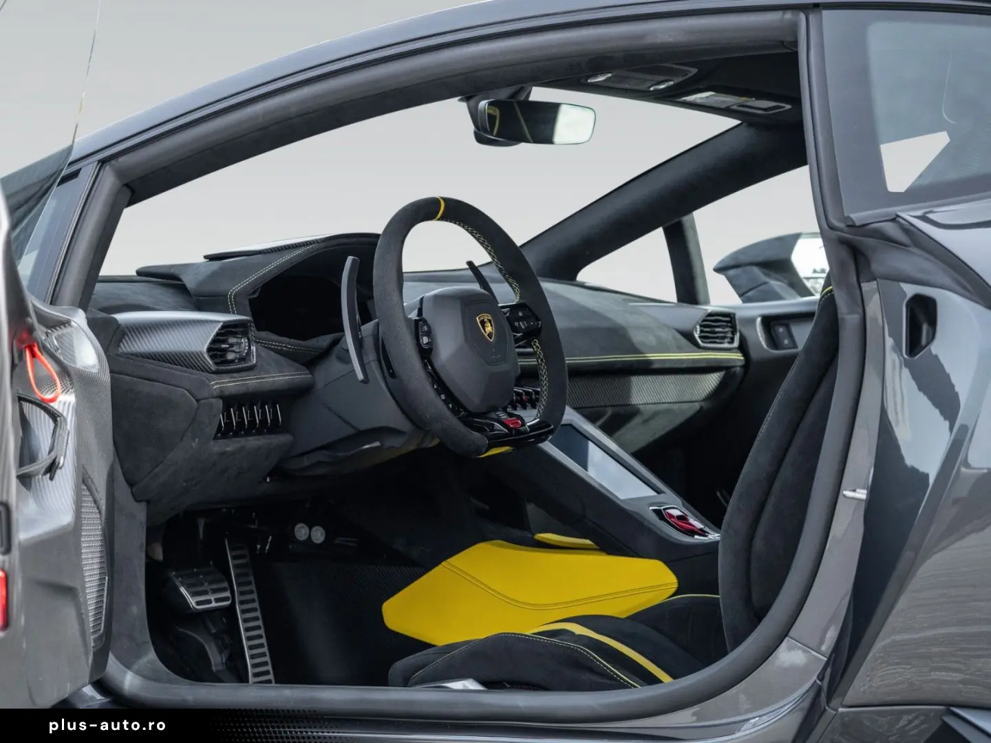 LAMBORGHINI Huracán STO   Full Exterior Carbon Pack   Lift