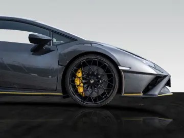 LAMBORGHINI Huracán STO   Full Exterior Carbon Pack   Lift