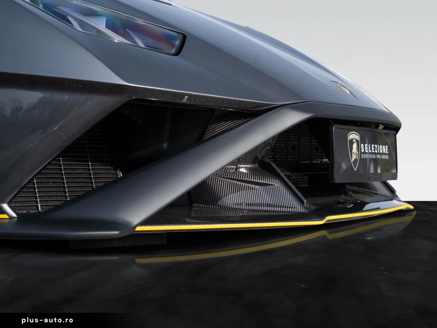 LAMBORGHINI Huracán STO   Full Exterior Carbon Pack   Lift