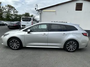 TOYOTA Corolla 2.0 Hybrid Team D  KEYLESS FAHRASS-PAKET