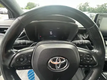 TOYOTA Corolla 2.0 Hybrid Team D  KEYLESS FAHRASS-PAKET