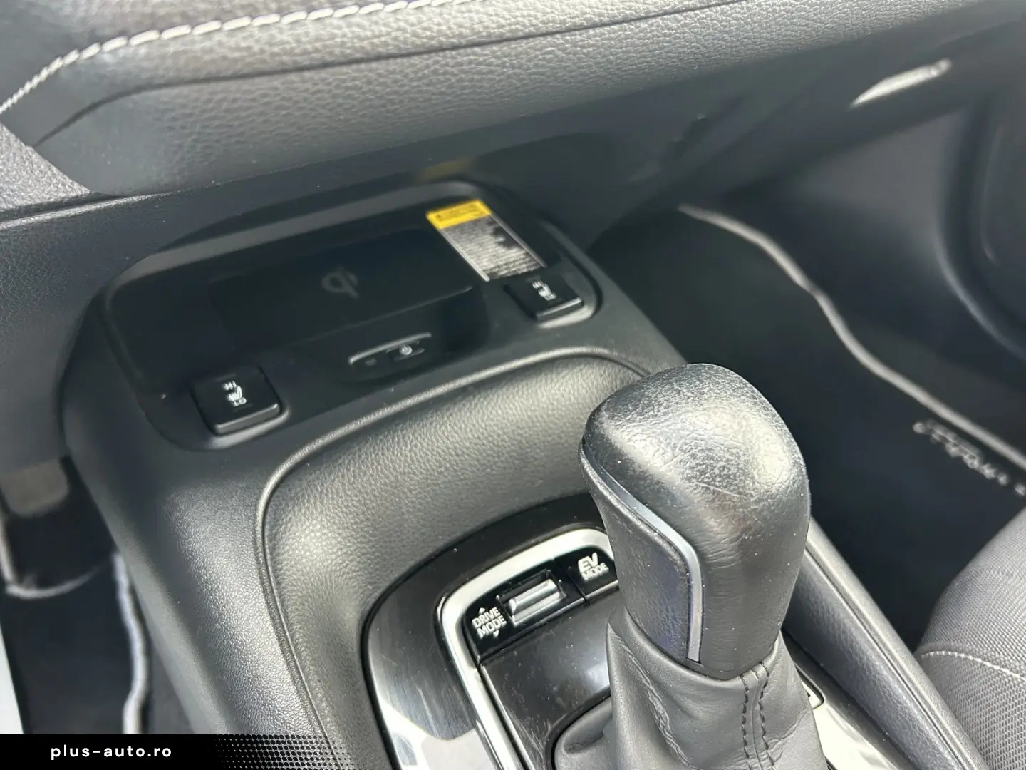 TOYOTA Corolla 2.0 Hybrid Team D  KEYLESS FAHRASS-PAKET