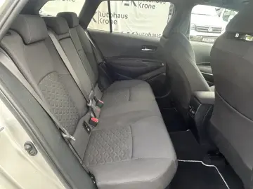 TOYOTA Corolla 2.0 Hybrid Team D  KEYLESS FAHRASS-PAKET