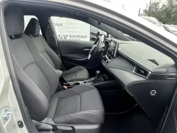 TOYOTA Corolla 2.0 Hybrid Team D  KEYLESS FAHRASS-PAKET