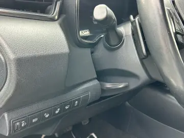 TOYOTA Corolla 2.0 Hybrid Team D  KEYLESS FAHRASS-PAKET