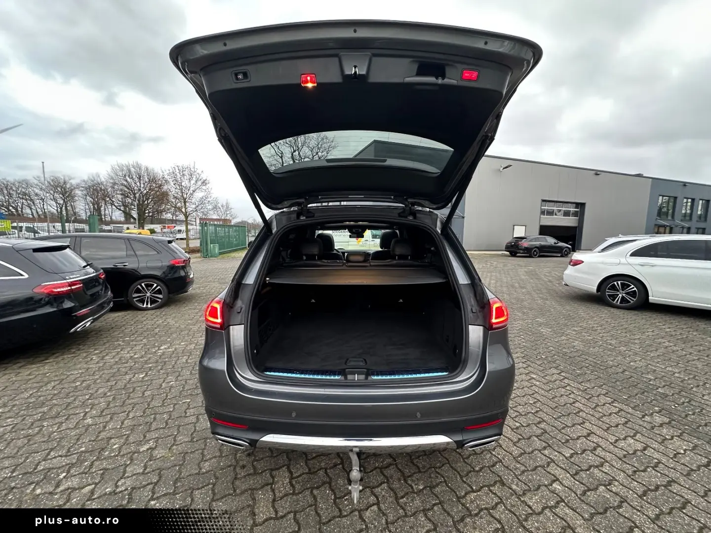MERCEDES-BENZ GLE 350 d 4M AMG Line Int. Pano Distro AHK