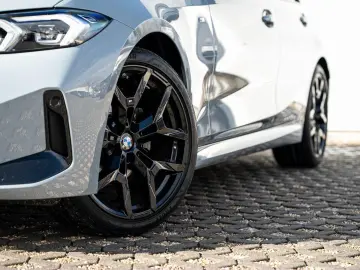 BMW 320i xDrive Limousine M Sport ACC GSD LRH SGlas