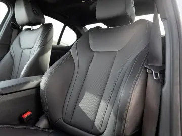 BMW 320i xDrive Limousine M Sport ACC GSD LRH SGlas