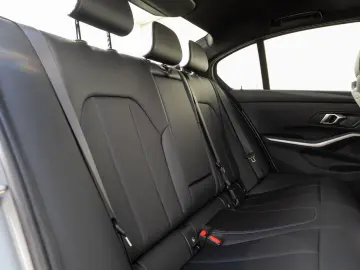 BMW 320i xDrive Limousine M Sport ACC GSD LRH SGlas