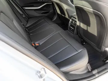 BMW 320i xDrive Limousine M Sport ACC GSD LRH SGlas