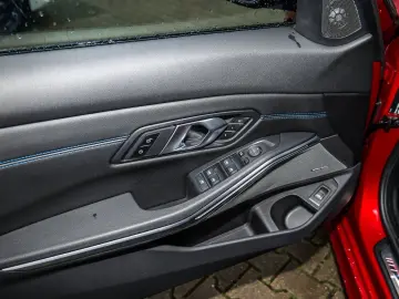 BMW 330d xDrive MSportPro Glasd. DA PA  Memorys.H K