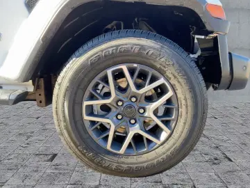 Jeep Wrangler Sahara