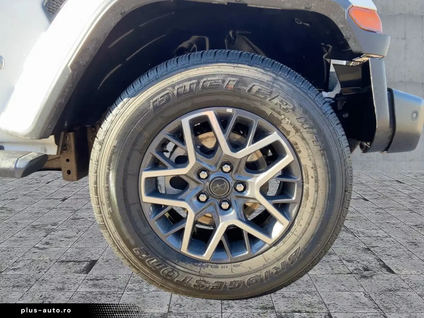 Jeep Wrangler Sahara