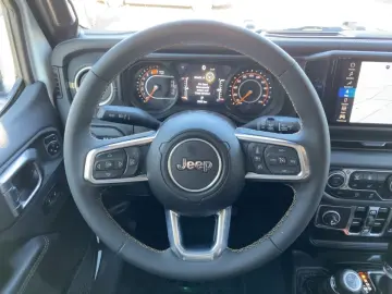 Jeep Wrangler Sahara