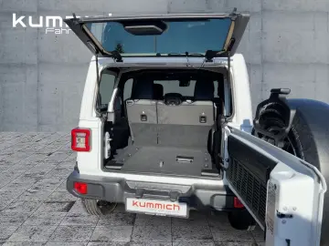 Jeep Wrangler Sahara