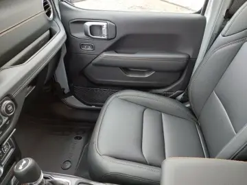 Jeep Wrangler Unlimited 2.0T Sahara