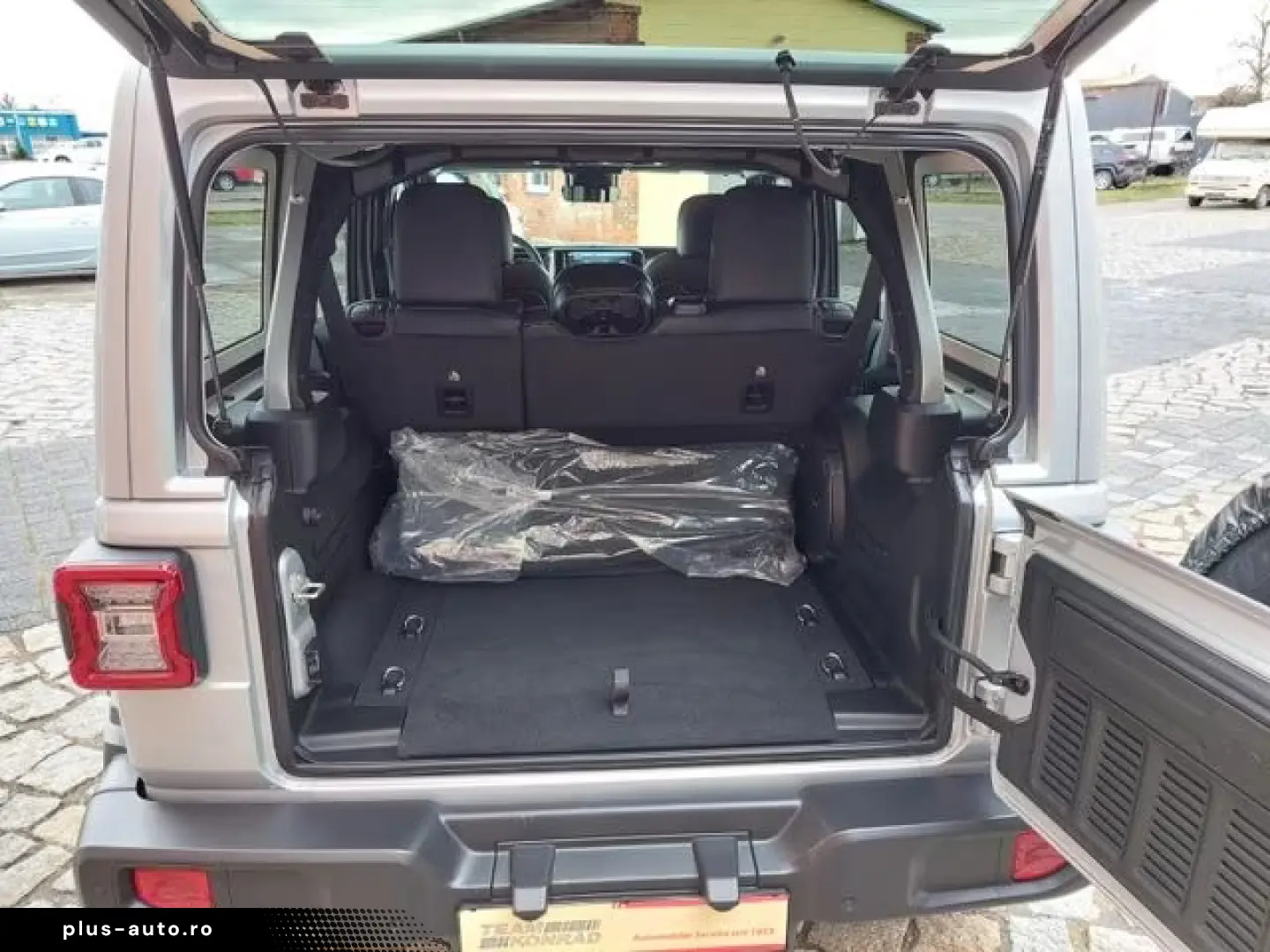 Jeep Wrangler Unlimited 2.0T Sahara