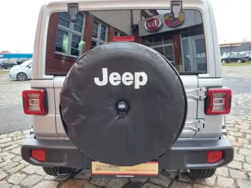 Jeep Wrangler Unlimited 2.0T Sahara