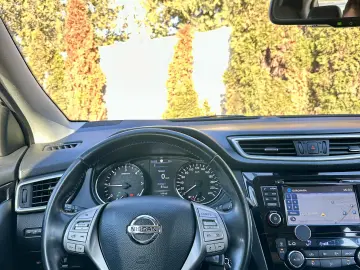 Nissan Qashqai 2015 183.000KM Lane Assist Garantie Rate