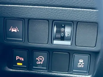 Nissan Qashqai 2015 183.000KM Lane Assist Garantie Rate