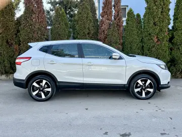Nissan Qashqai 2015 183.000KM Lane Assist Garantie Rate