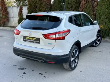 Nissan Qashqai 2015 183.000KM Lane Assist Garantie Rate