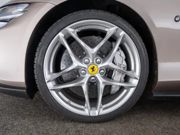 FERRARI Roma Spider FERRARI SINGEN