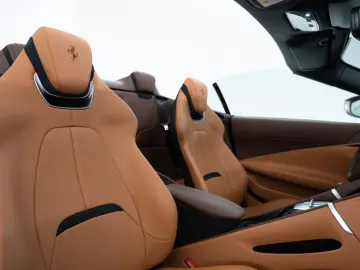 FERRARI Roma Spider FERRARI SINGEN